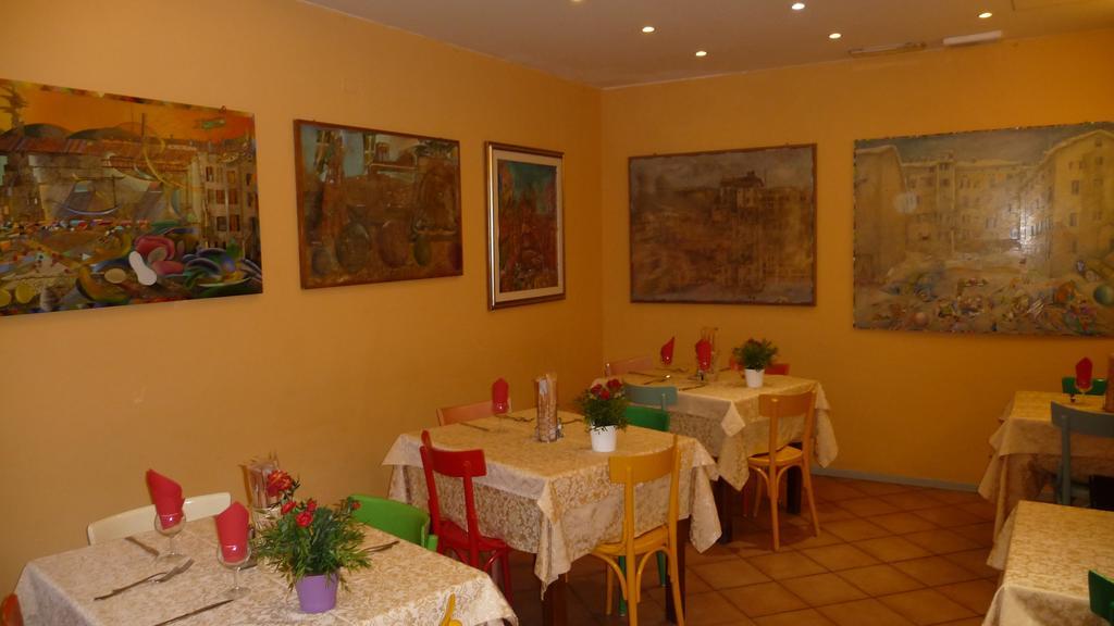 Albergo Ristorante Corsini Pavullo nel Frignano Bagian luar foto