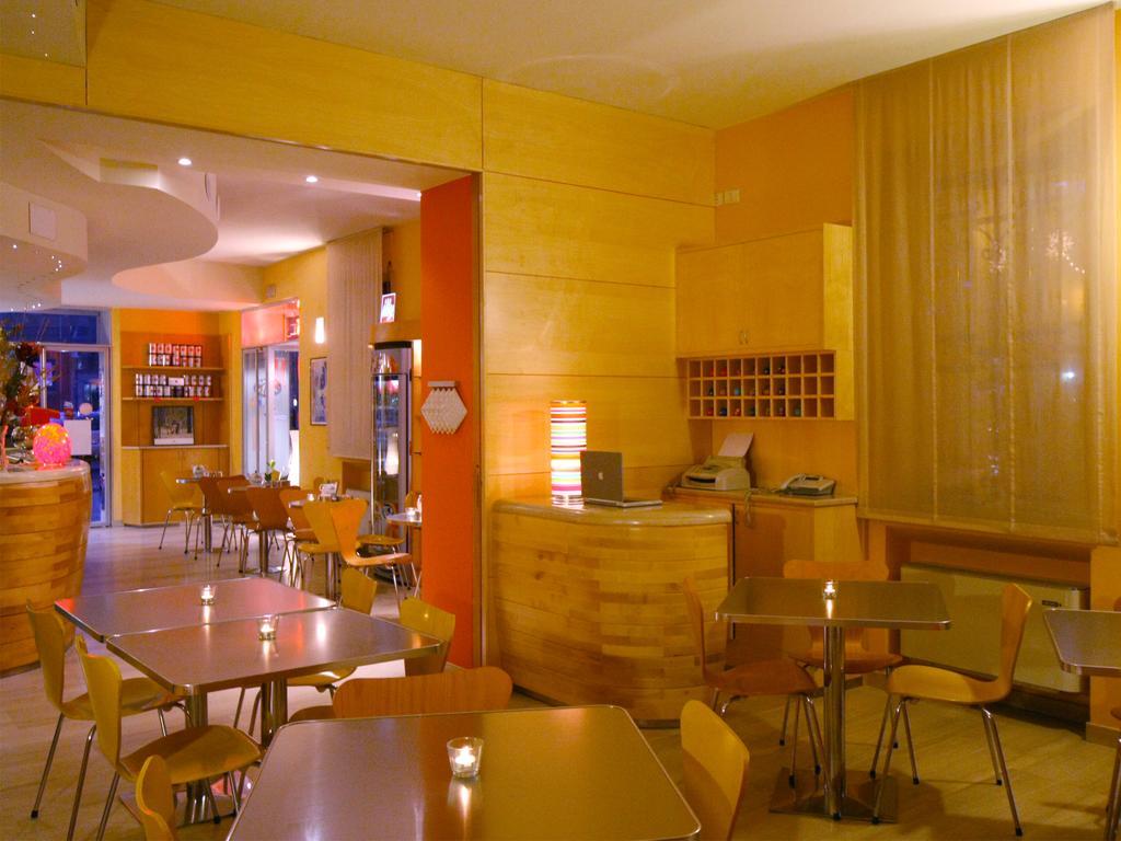 Albergo Ristorante Corsini Pavullo nel Frignano Bagian luar foto